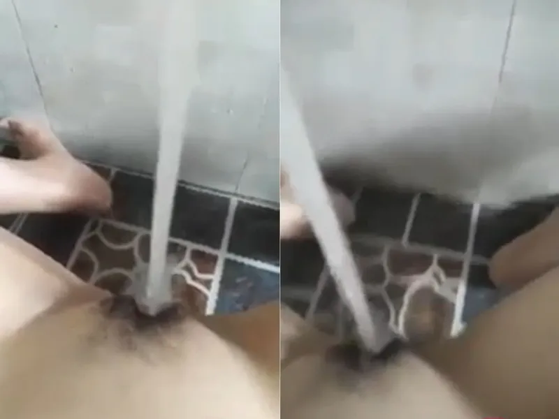 Tình nhân tự sướng cực mạnh với vòi nước